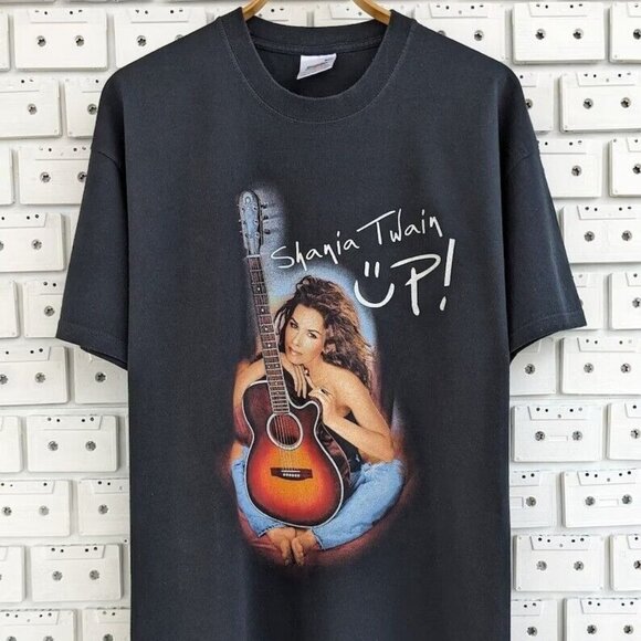Shania Twain Up Tour 2003 Graphic T-Shirt Country Pop Music Singer Fan Gift Tee - Picture 1 of 5